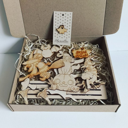 Котик у капелюсі відьми