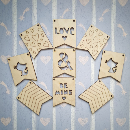 Прапорці Love1