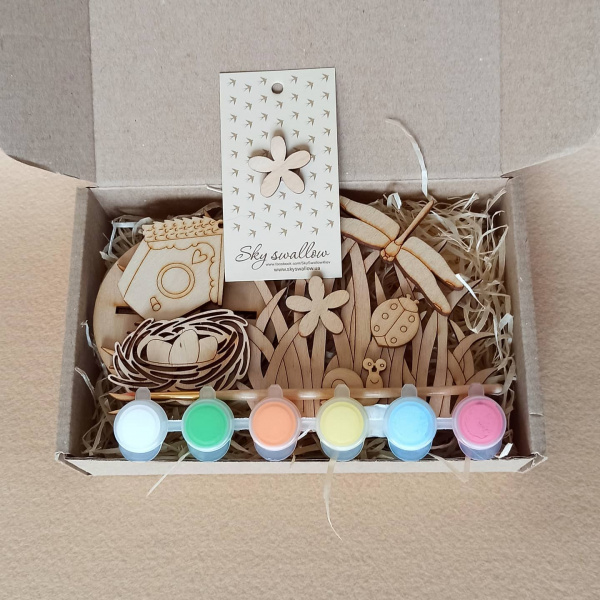 Гніздечко в траві