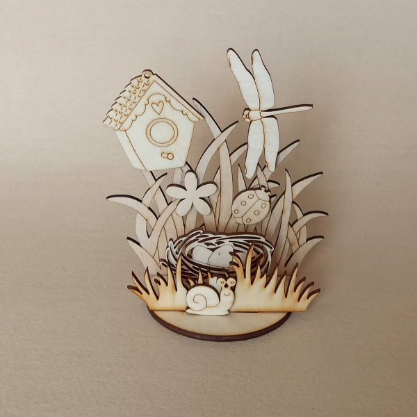 Гніздечко в траві